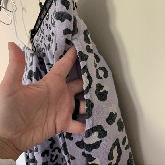 Women’s M/S COLSIE Lavender Purple Leopard Print Lounge Sweatpants Set - Picture 8 of 8